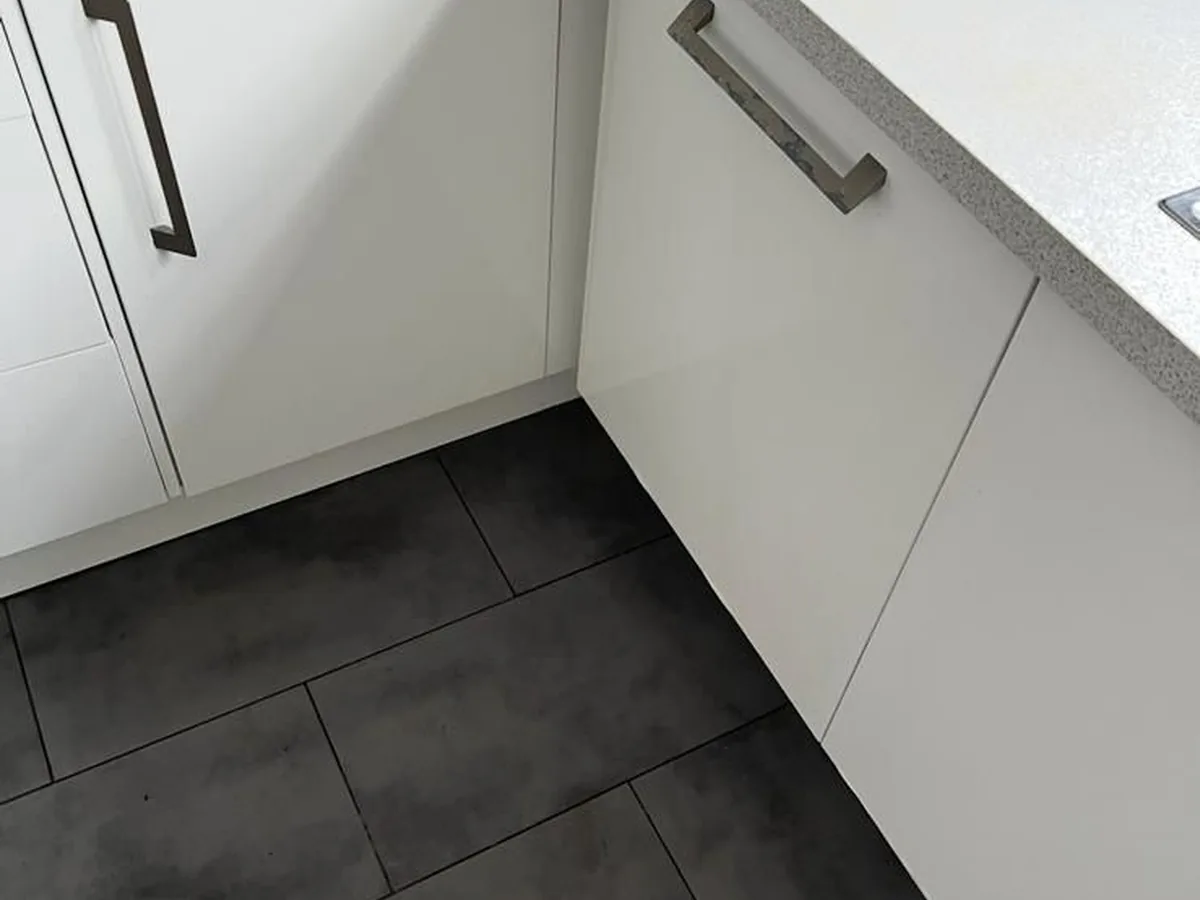 Kitchen floor tiles cleaned after a deep clean